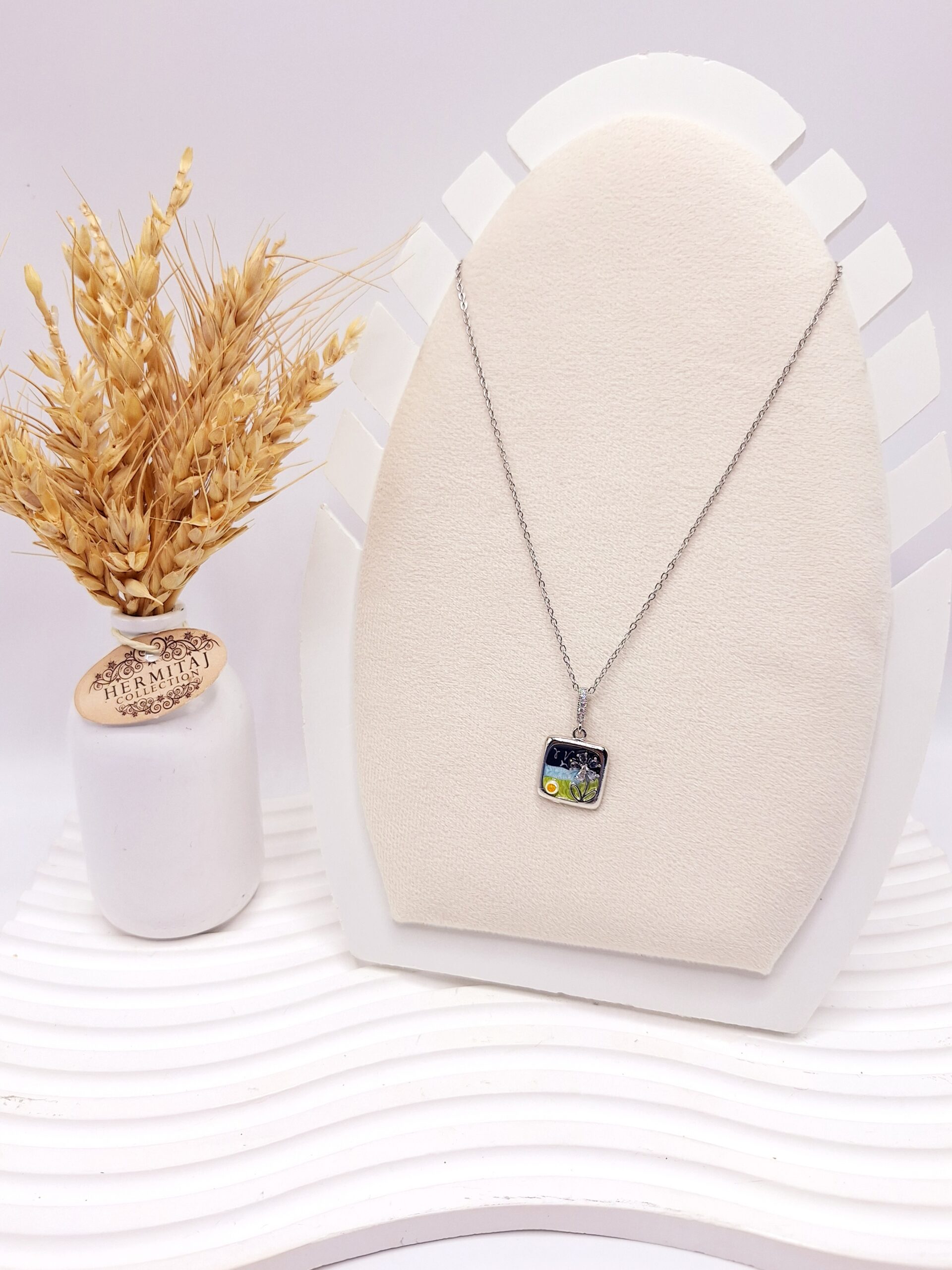 گردنبند میناکاری طرح گل و شب