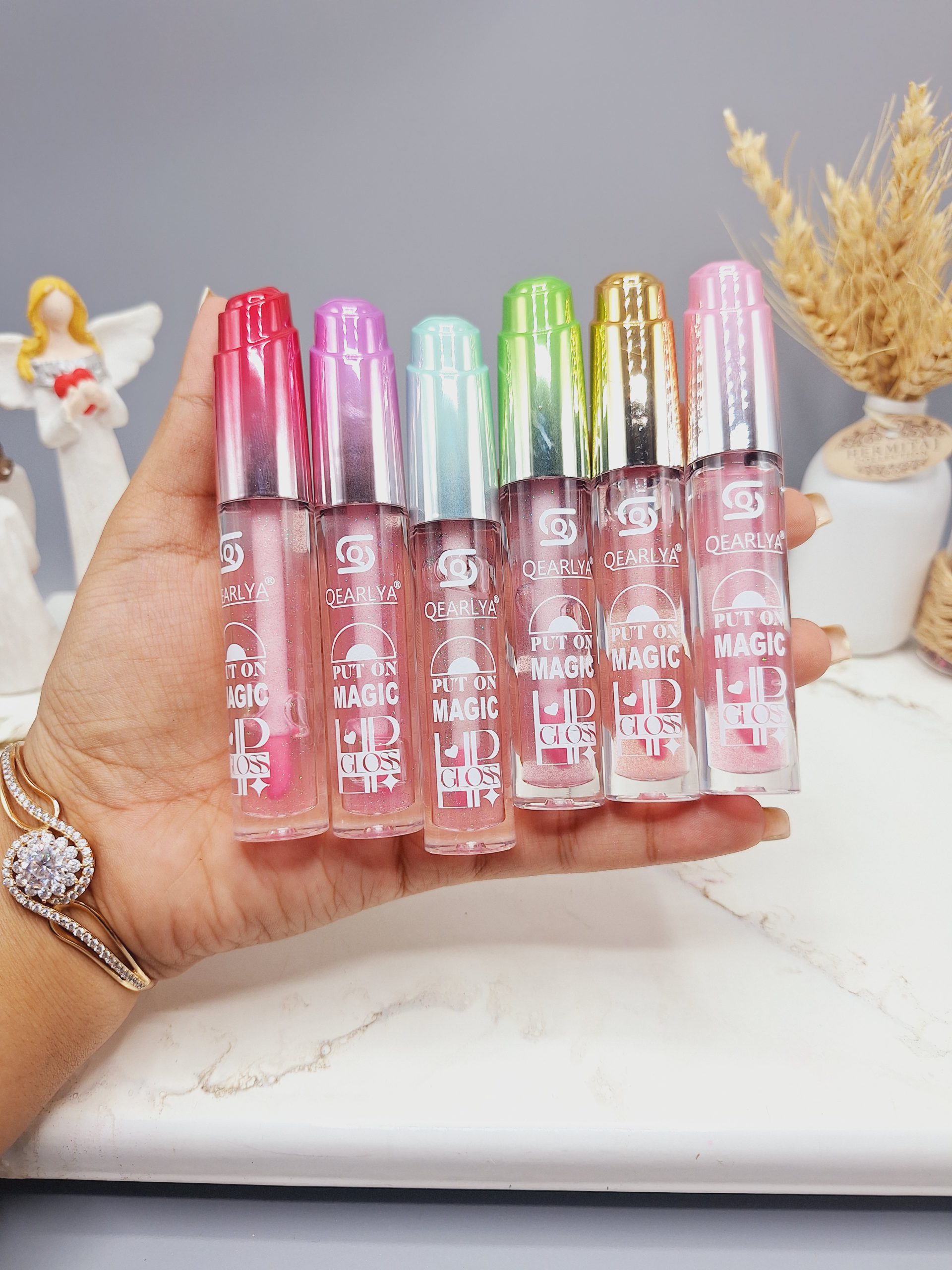 لیپ گلاس طرح لب رنگی QEARLYA کد 7171