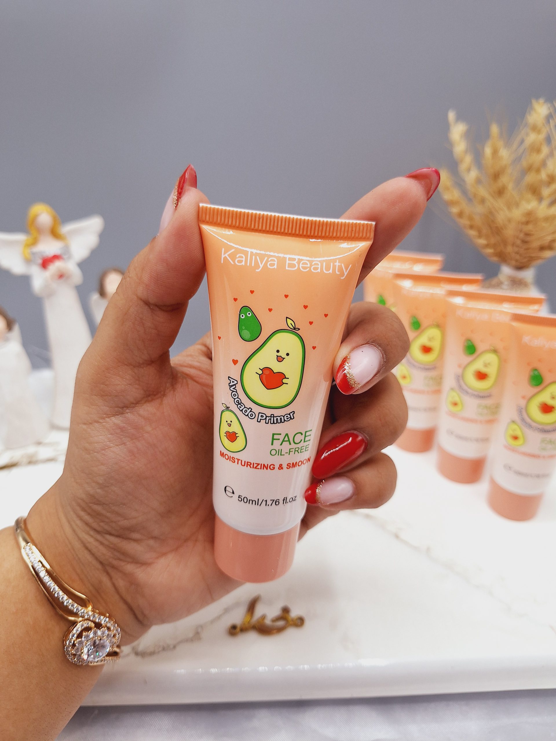 پرایمر آرایشی صاف کننده و مرطوب کننده با عصاره آواکادو برند کالیا بیوتی Kalia Beauty کد Z502