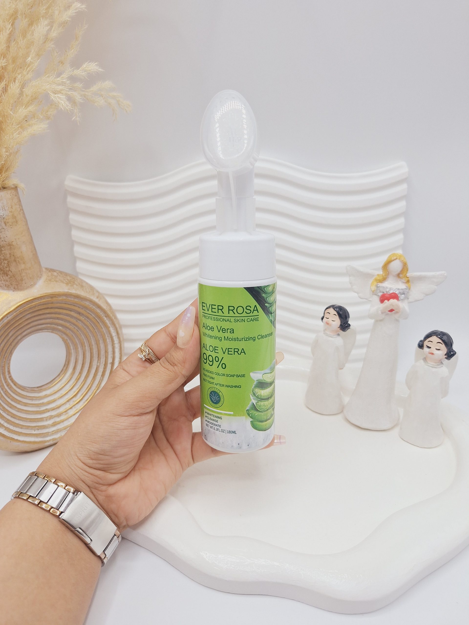 فوم براش دار آبرسان آلوئه ورا برند ایور رزا کد 0551