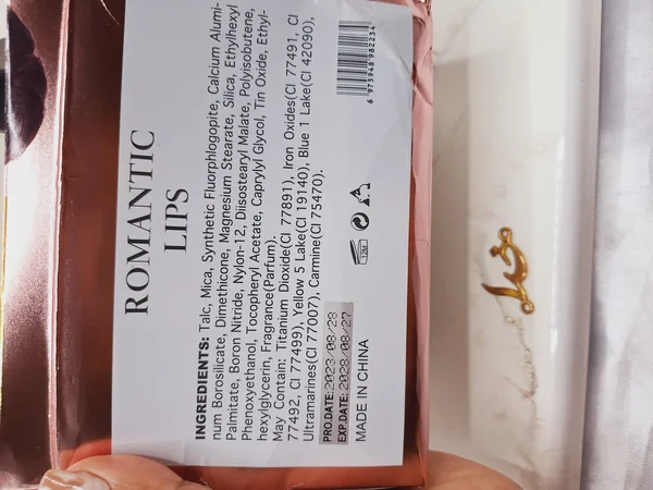 لیپ گلاس شاین دار فوق العاده خاص برند ویکتوریا سکرت کد GR-821