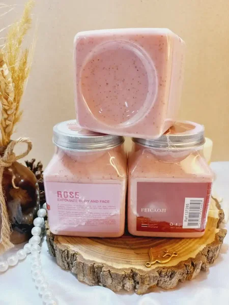 اسکراب شنی صورت و بدن رایحه گل رز فیکاوجی FEICAOJI کد 137285
