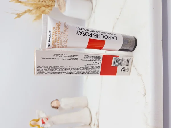 کرم پودر تولریان لاروش پوزای مناسب: انواع پوست (بخصوص حساس)