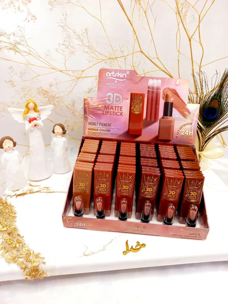 رژ جامد پرطرفدار مات آرت اسکین Art Skin کد AS971105