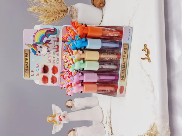 لیپ گلاس طرح اسب تک شاخ رویایی هدا مات می HUDA MATTE ME کد X208