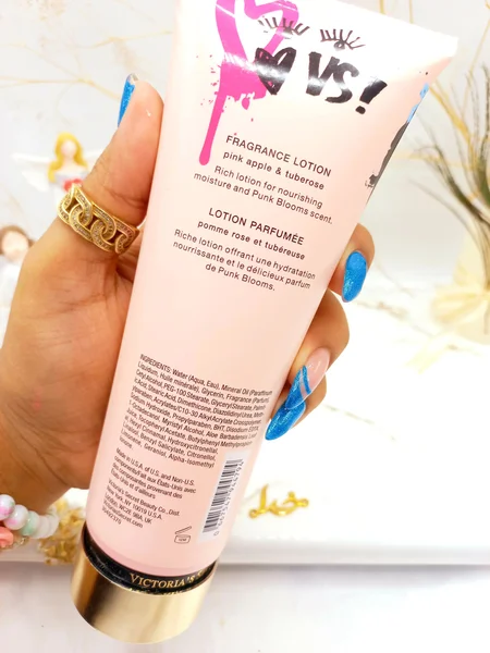 لوسیون معروف مرطوب کننده بدن 236 میل PUNK BLOOMS برند ویکتوریا سکرت کد 4794| پخش عمده