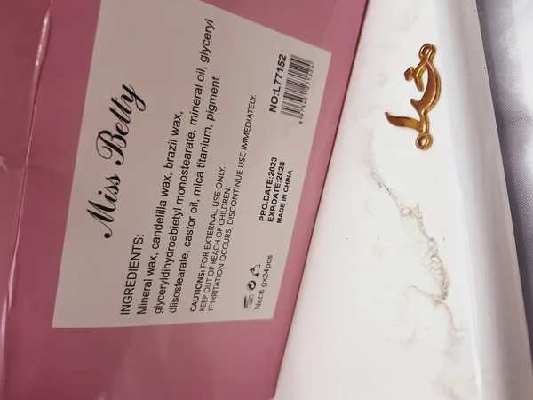 لیپ گلاس گلیتری طرح بالن برند میس بیوتی کد L77152