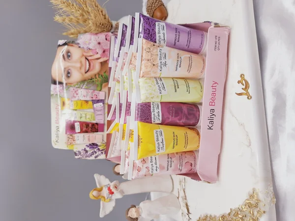 پرایمر آرایشی با رایحه گل برند کالیا بیوتی Kalia Beauty کد 078