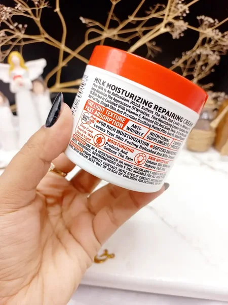 کرم سفید کننده و آبرسان شیر گاو وکالی WOKALI کد HA3079