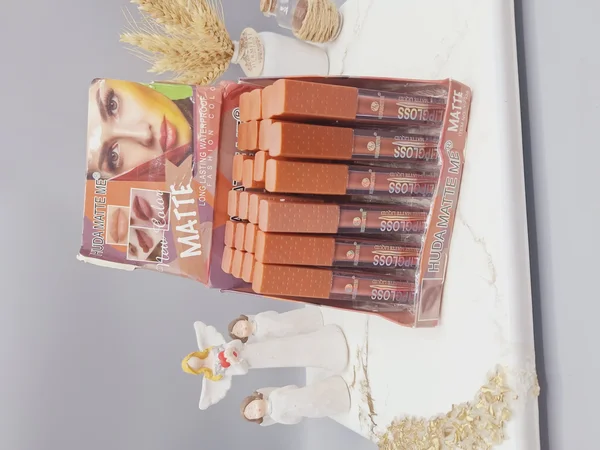 پک 6 تایی رژ مایع خوش رنگ نود برند HUDA MATTE ΜΕ کد 2538