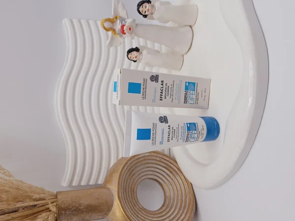 ژل پاک کننده آکنه و چربی اضافه اسید سالیسیلیک 2٪ برند LA ROCHE-POSAY کد 8561