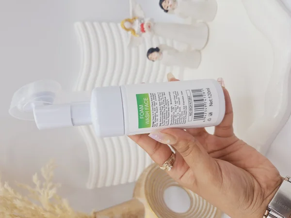 فوم براش دار روشن کننده و ضد آکنه لیمو برند بیوآکوا کد 47281