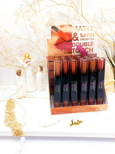 ست 2 تایی رژ مایع دو طرفه مات آرت اسکین ART SKIN کد AS972037