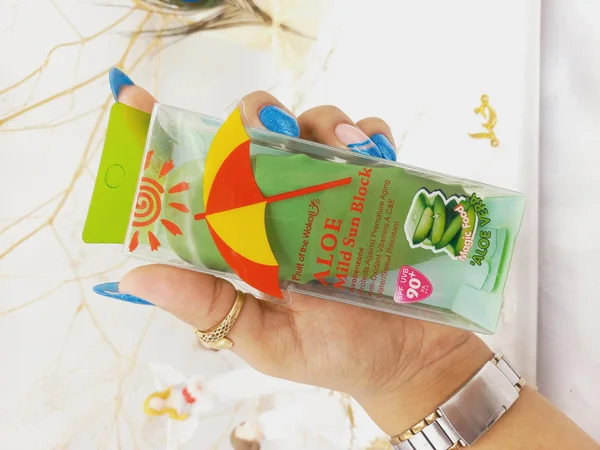 ضد آفتاب SPF90 مدل آلوئه ورا حجم 50 میل وکالی کد WKL328