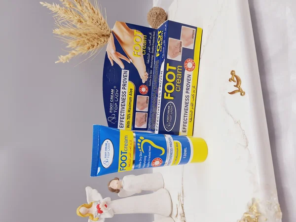 کرم ترک پا و لایه بردار برند تاپ لیدی TOP LADY کد T27004