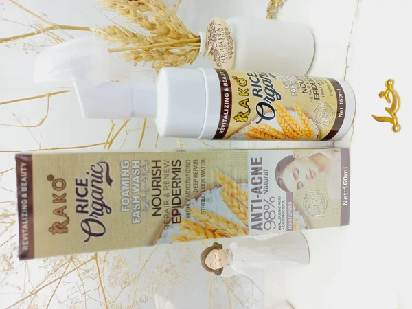 فوم شستشو عمیق صورت براش دار گندم 98 درصد راکو RAKO کد RK1066