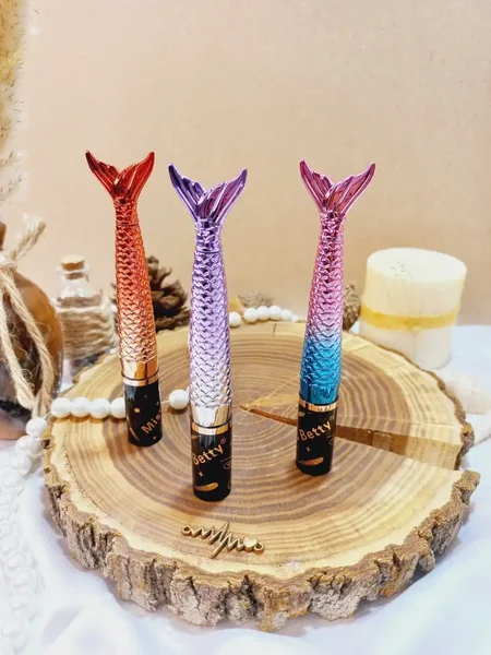 خط چشم ماژیکی ضد آب طرح پری دریایی کاملا مات و مشکی میس بتی Miss betty