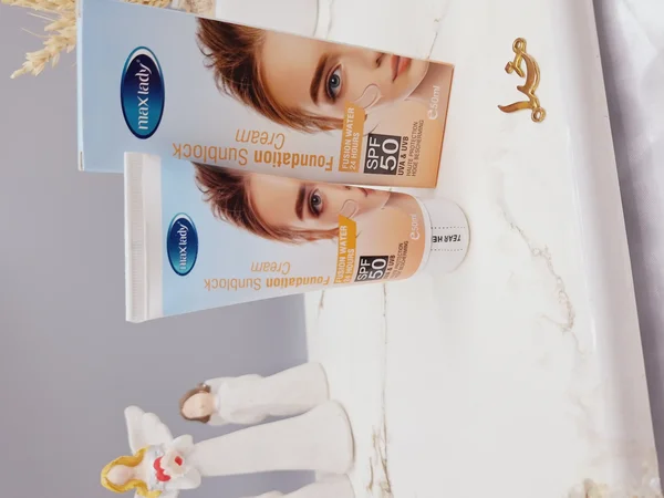 کرم ضد آفتاب پایه فیوژن آب 24 ساعته مکس لیدی حجم 50ml کد 4910
