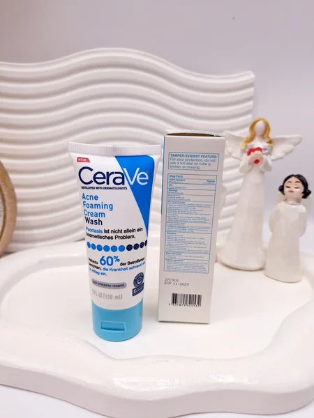 فوم پاک کننده و شستشو صورت ضد لک و آکنه برند سراوی Cerave حجم 150 میل کد 1532