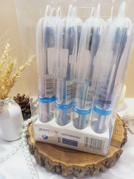 مسواک ذغالی تمیز کننده عمیق دندان برند SANFENG کد 628