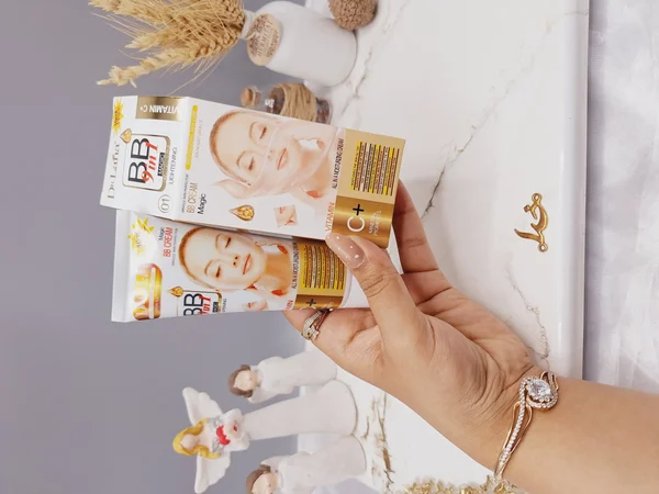 بی بی کرم سبک حاوی ویتامین C و مواد مغذی برند Dr Laha کد H_052