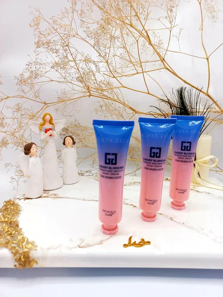 کرم مرطوب کننده شکوفه گیلاس بیوآکوا BIOAQUA کد BQY3160