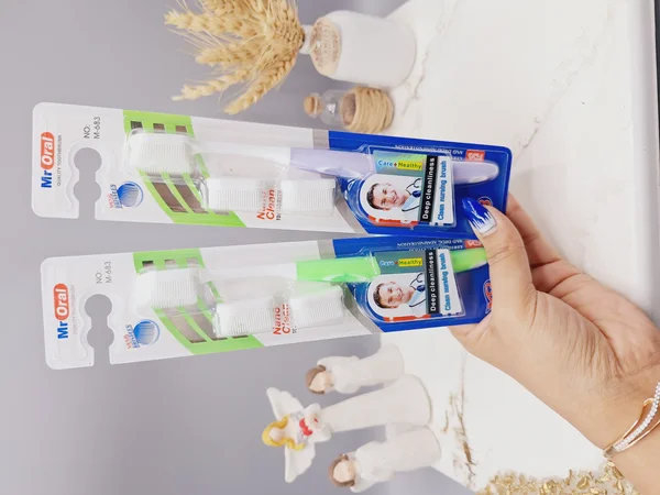 مسواک نانو مسدر اورال مدل M-683 با برس متوسط بدون نیاز به استفاده خمیر دندان دو عدد سری یدک