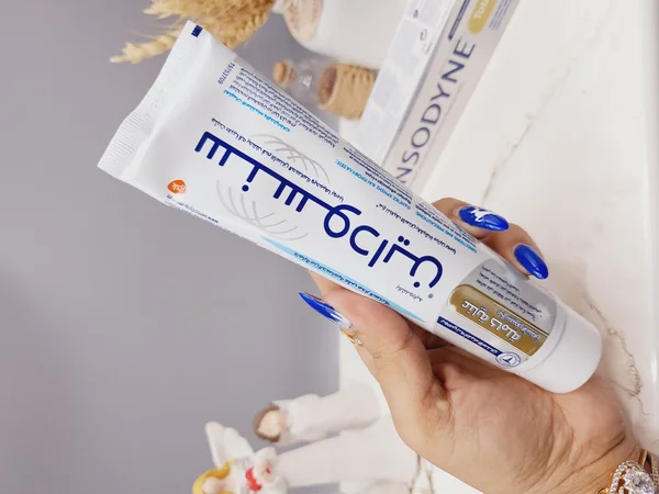 خمیر دندان سفید کننده سنسوداین ‏sensodyne با محافظت در برابر دندان درد حجم 100 گرم کد 7809