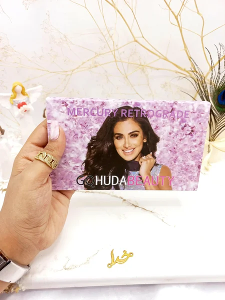 پالت سایه چشم 18 رنگ هدا بیوتی HUDABEAUTY کد LM777877 ( جلد بنفش )