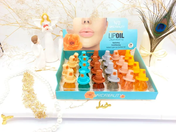 برق لب و لیپ گلاس لامپی برند وردا بیوتی WARDA BEAUTY کد WB2209