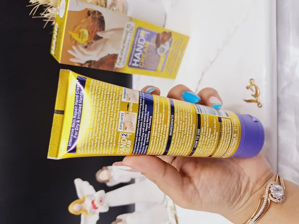 کرم مرطوب و سفید کننده دست کره کاکائو  و روغن نارگیل وکالی WOKALI کد WKL521