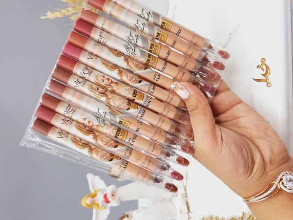 پک 12 تایی رژ مدادی تراش دار طرح عروس برند violet کد 4525