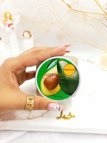 اسکراب پرطرفدار 350 میل شنی صورت و بدن رایحه آووکادو ایور روزا EVER ROSA اصلی کد ER90010