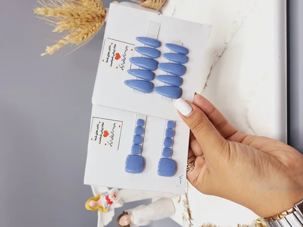 ست ناخن مصنوعی دست و پا با مواد کاشت درجه ۱ طرح ساده رنگ سورمه ای (به همراه پک اختصاصی)