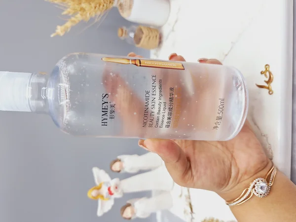 تونر صورت درمان منافذ نیکوتین آمید ( رنگ آمپول زرد) کد 56266