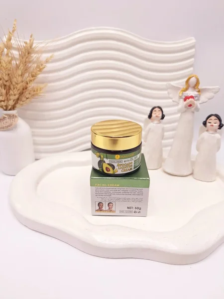 کرم روشن کننده ویتامین آووکادو برند HEAVIEON DOVE کد 0192