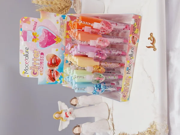 ست 2 تایی لیپ گلاس گلیتری طرح قلب برند موکالره Mocallure کد 125