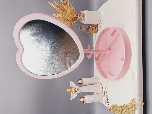 آینه رینگ لایت دار لمسی بسیار پرطرفدار مدل قلبی زیبا( رنگ صورتی )