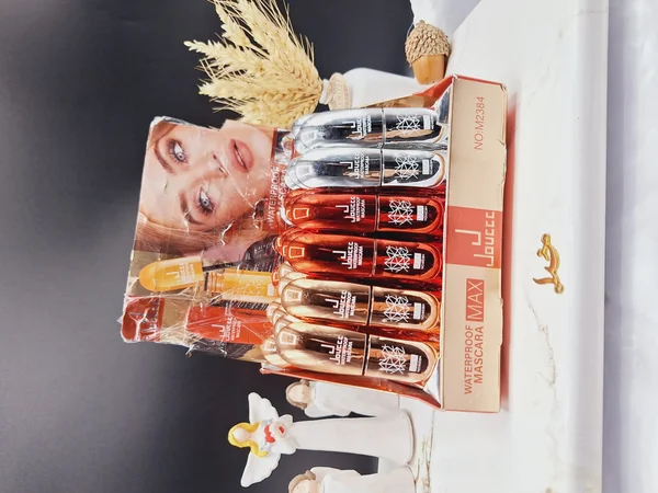 ریمل ضد آب حجم دهنده و بلند کننده برند Jouccc کد M2384