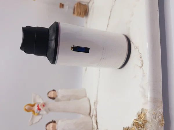 بادی اسپلش خوشبوو و ماندگار مدل Dior Addict (جلد سفید و مشکی)