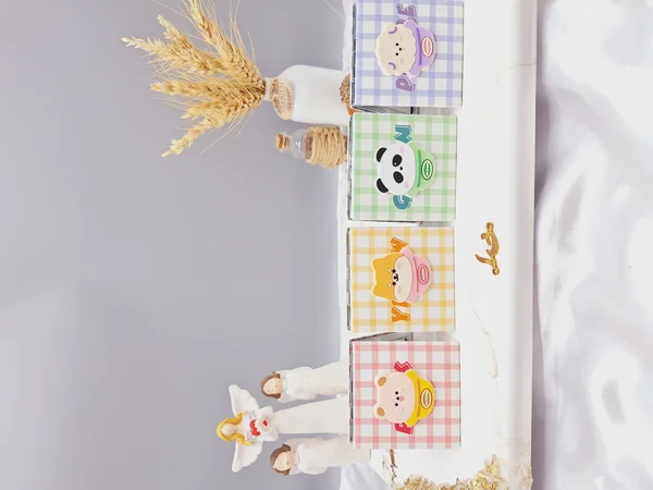 آینه آرایشی مدل مستطیل طرح گربه بانمک چهارخونه