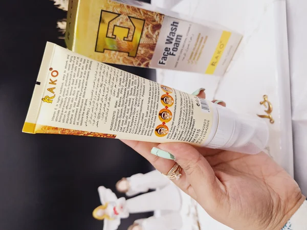 فوم شستشوی براش دار با عصاره گندم  برند راکو RAKO کد RK1015