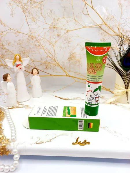کرم ضدآفتاب گیاهی آلوورا کودک بیبی اسکار (بی رنگ) spf25 کد FR86194