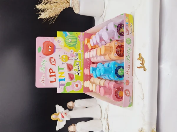 لیپ گلاس طرح میوه های بامزه برند میس بیوتی Miss Betty کد L1083