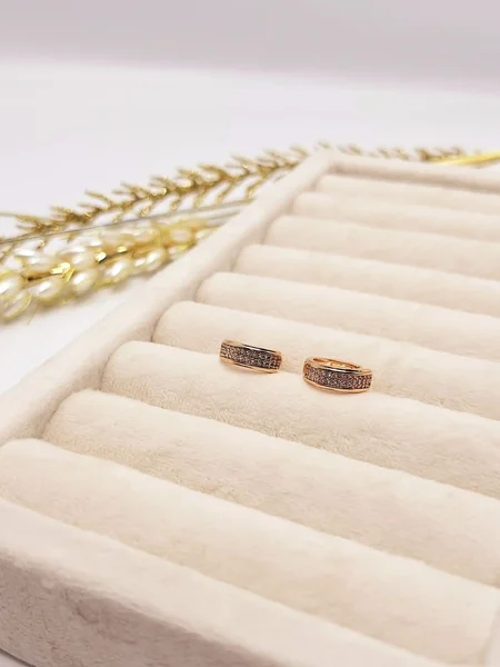 گوشواره طلایی طرح 2 لاین نگین برند ژوپینگ