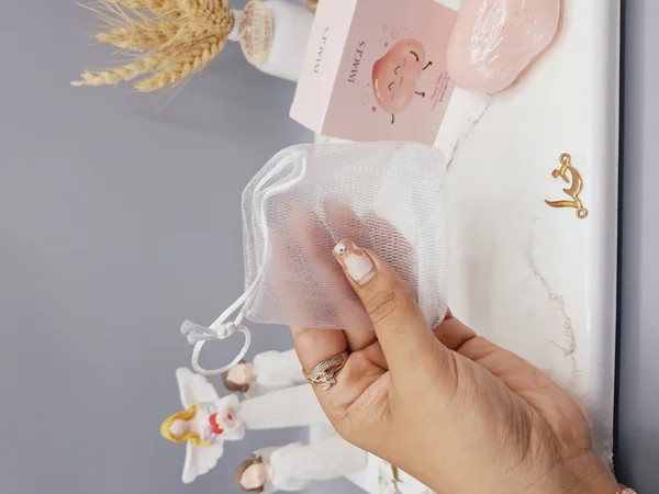 صابون و اسکراب سفید کننده واژن و باسن هلویی برند ایمیجز کد M71006