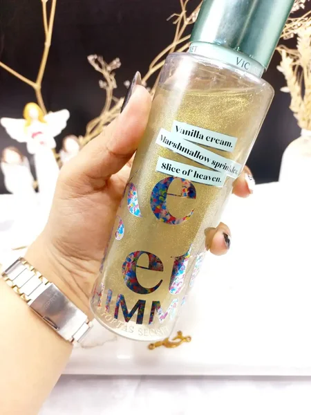 بادی اسپلش 250ml شاین دار ویکتوریا سکرت مدل Cake Confetti اورجینال