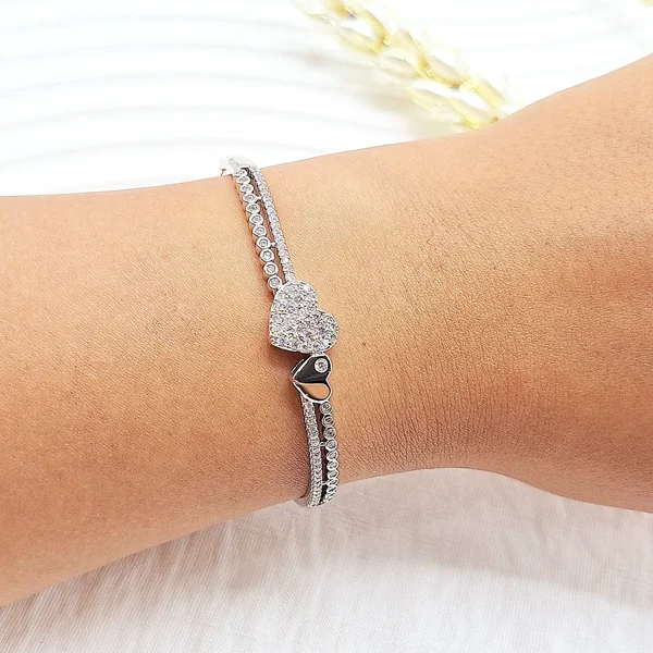 دستبند پینترستی طرح قلب دوتایی نقره ای نگین دار استیل رنگ ثابت