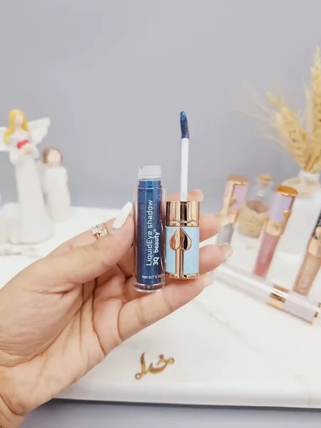 سایه چشم زرق و برق دار مدل قلبی 3Q  بیوتی کد 087