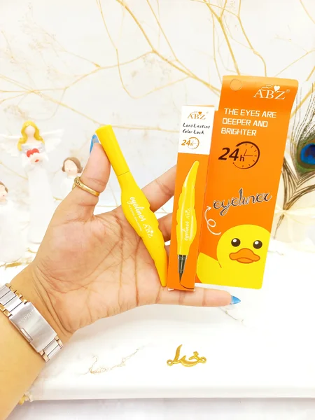 خط چشم مشکی پرطرفدار 24 ساعته میشا طرح پر (جوجه) کیفیت عالی کد KDF1129A